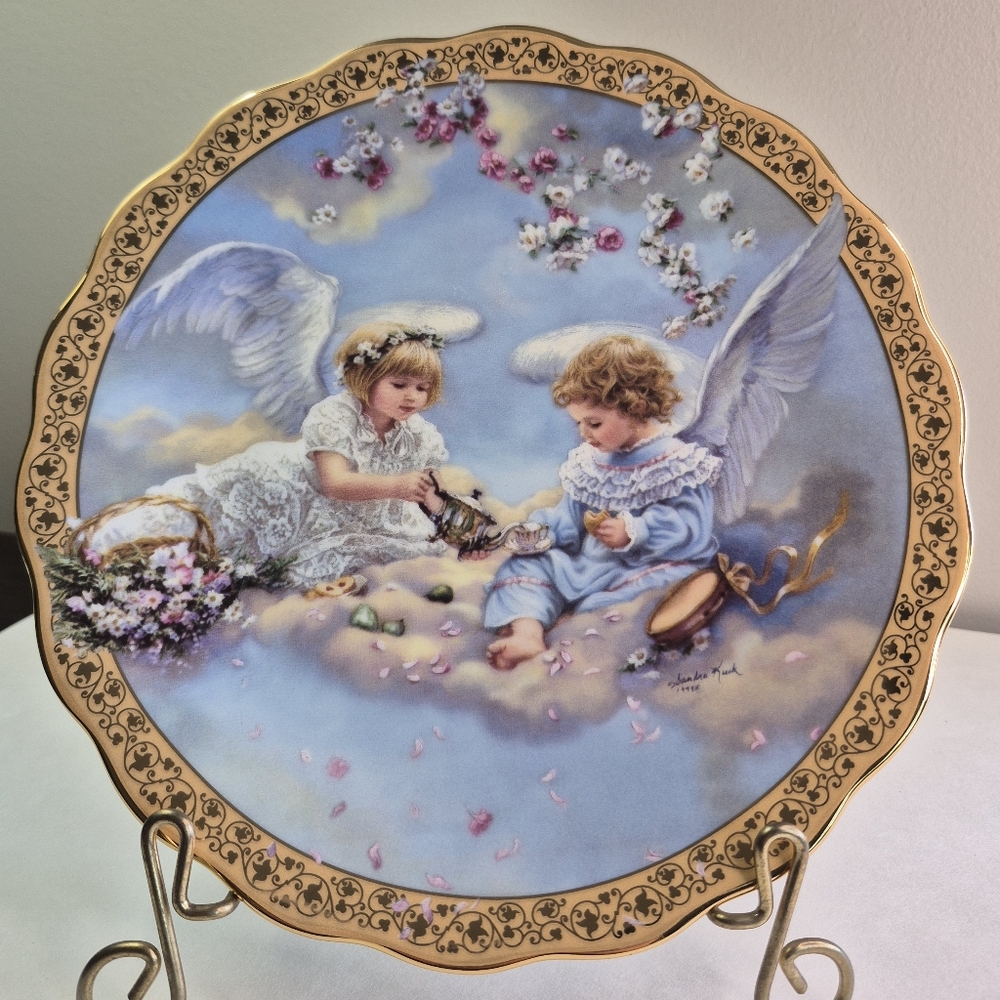 Decorative Angel Plate Gold Trim "Precious Party" Collection Sandra Kuck